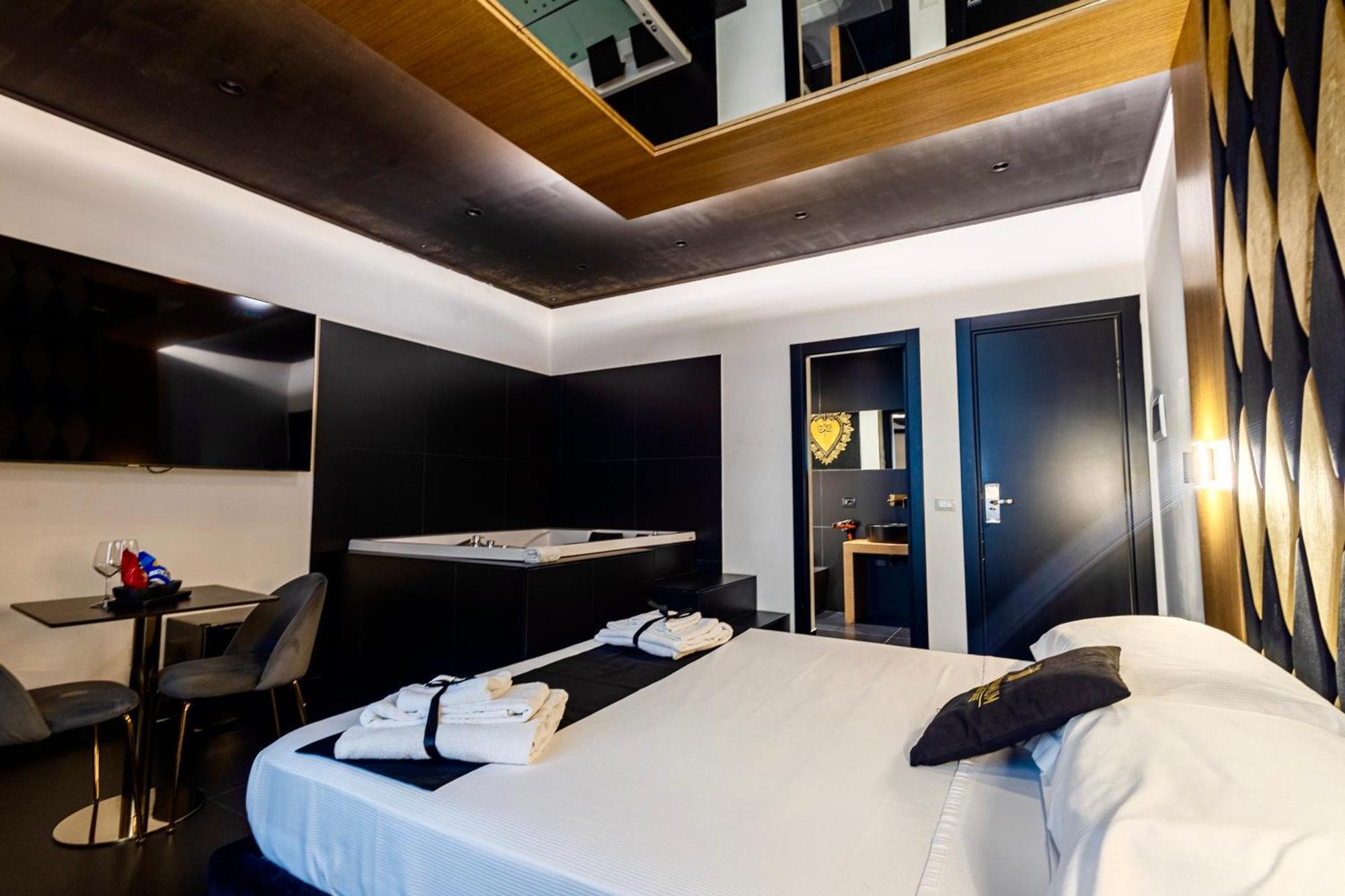 Maximum Hub Suite&Spa Palermo Exteriör bild
